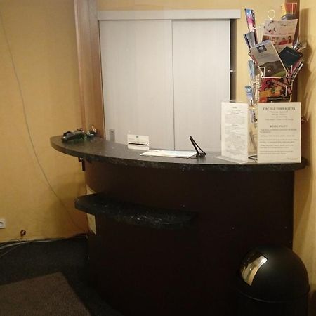 Reval Hostel Bagian luar foto