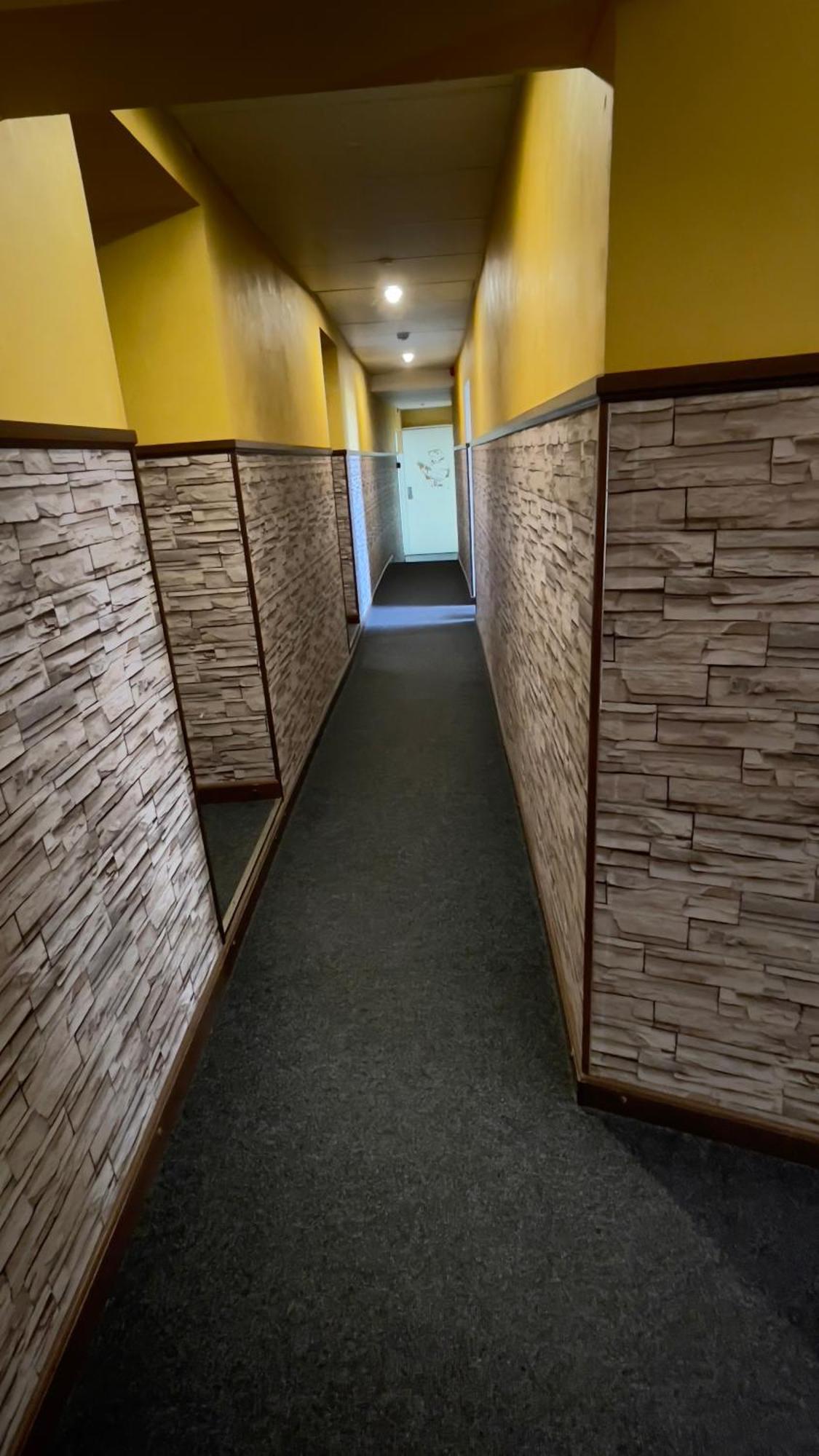 Reval Hostel Bagian luar foto