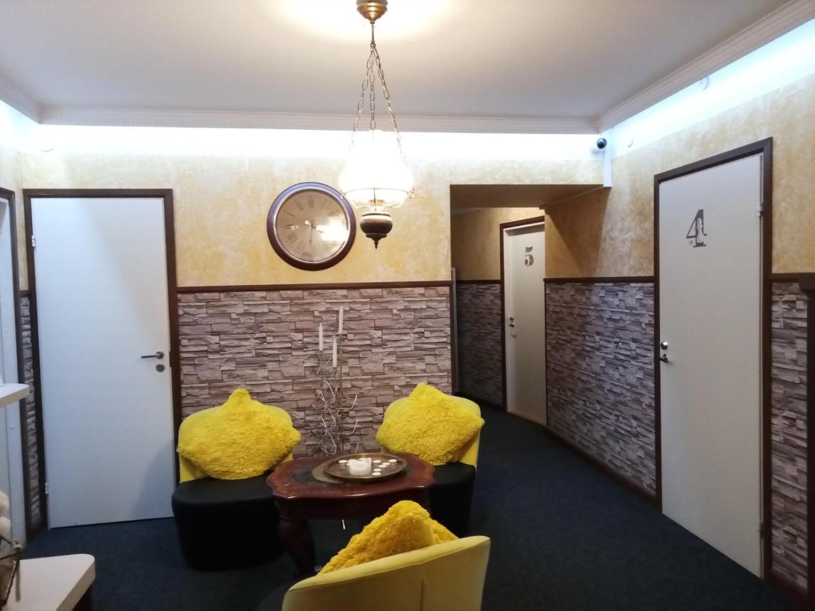 Reval Hostel Bagian luar foto